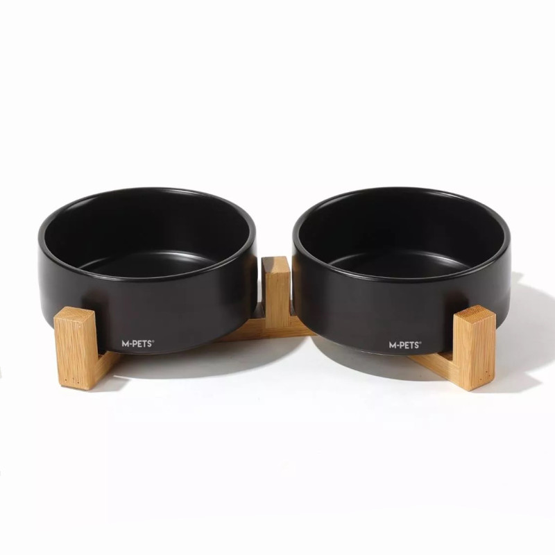 Set M-Pets Opera Noir avec deux bols en céramique noirs sur support en bambou pour chien et chat Set M-Pets Opera Noir avec deux bols en céramique noirs sur support en bambou pour chien et chat